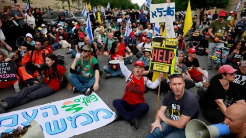 Israel PM ‘uncertain’ over condition of three Gaza hostages Israel PM ‘uncertain’ over condition of three Gaza hostages
