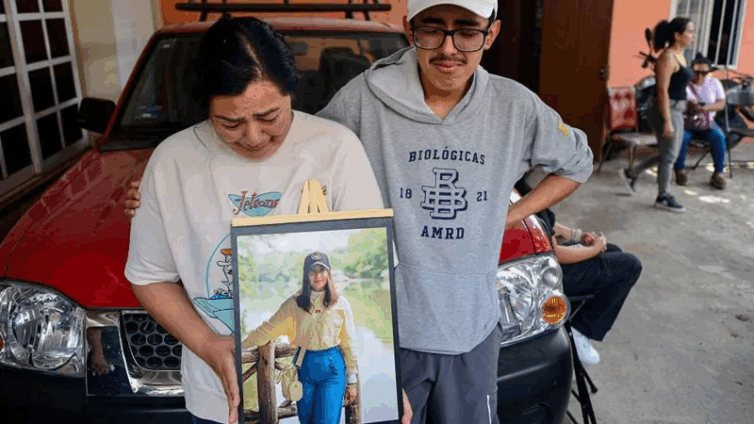 Mexico mourns Navy cadets killed in Brooklyn Bridge ship crash Mexico mourns Navy cadets killed in Brooklyn Bridge ship crash